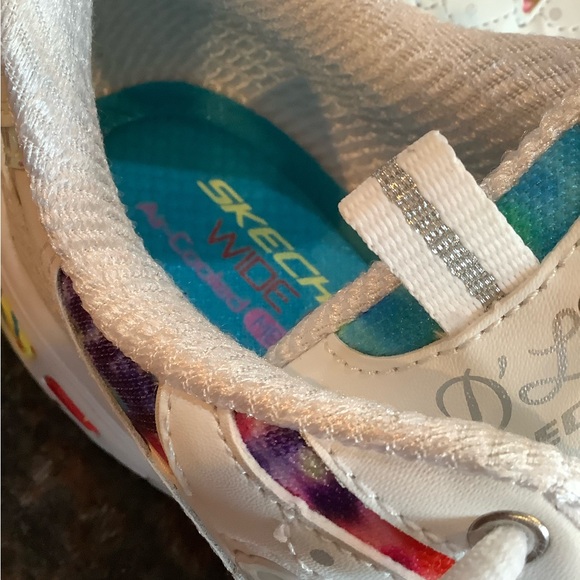 Skechers D’Lites - Picture 2 of 5